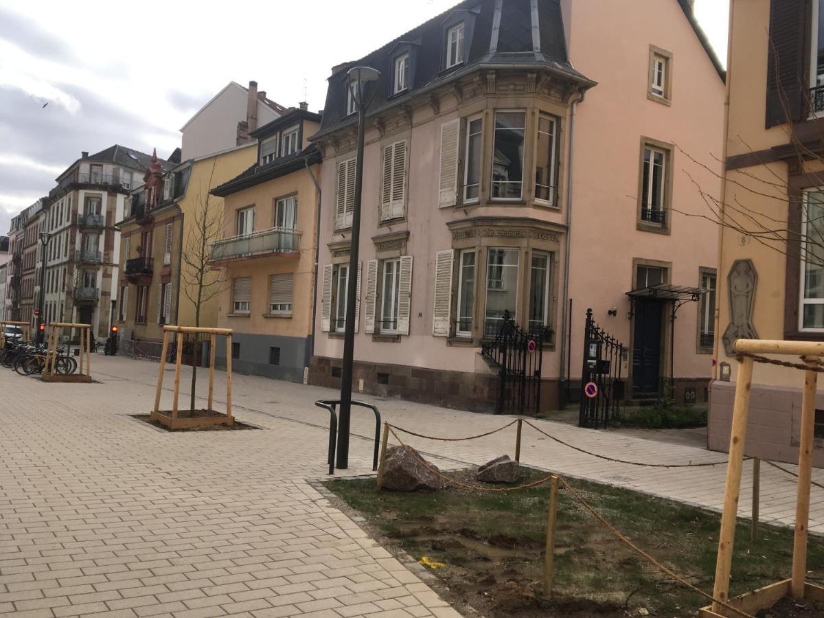 Lola Apartment Страсбург Екстериор снимка