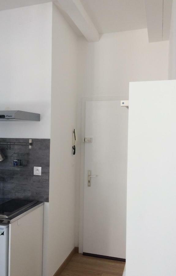 Lola Apartment Страсбург Екстериор снимка
